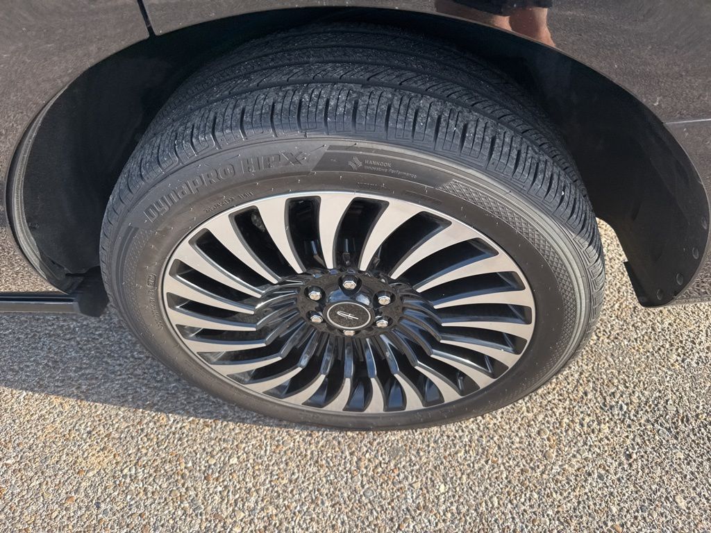 2020 Infinite Black Lincoln Navigator Black Label 4X4 SUV