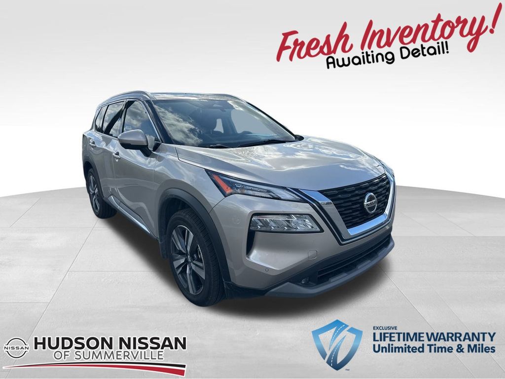 2021 Champagne Silver Metallic Nissan Rogue SL FWD SUV