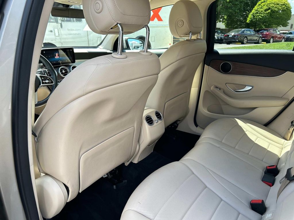 Thumbnail: 2021 Mercedes-Benz GLC - 30