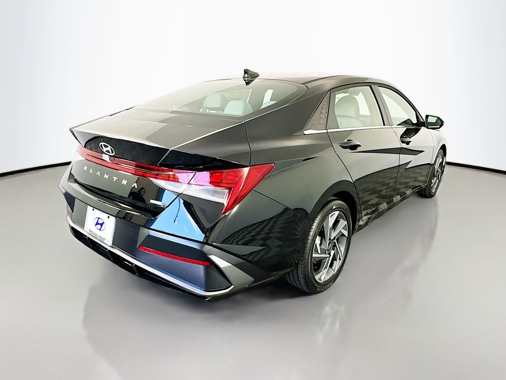 Thumbnail: 2025 Hyundai Elantra - 5