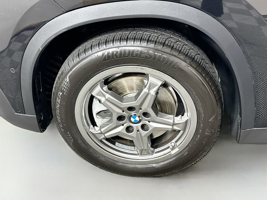 Thumbnail: 2023 BMW X1 - 32