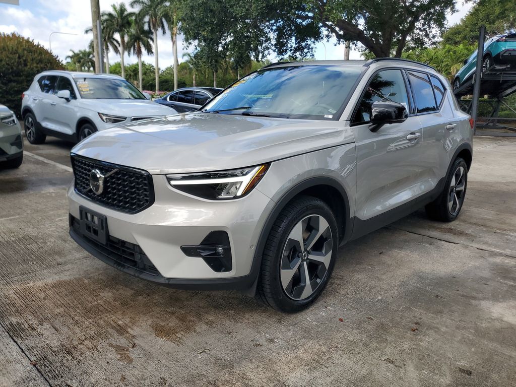 used 2024 Volvo XC40 car, priced at $27,899