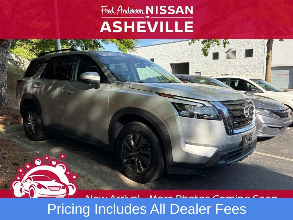 Brilliant Silver Metallic 2024 Nissan Pathfinder SV 4WD SUV / Crossover All-Wheel Drive 9-Speed Automatic