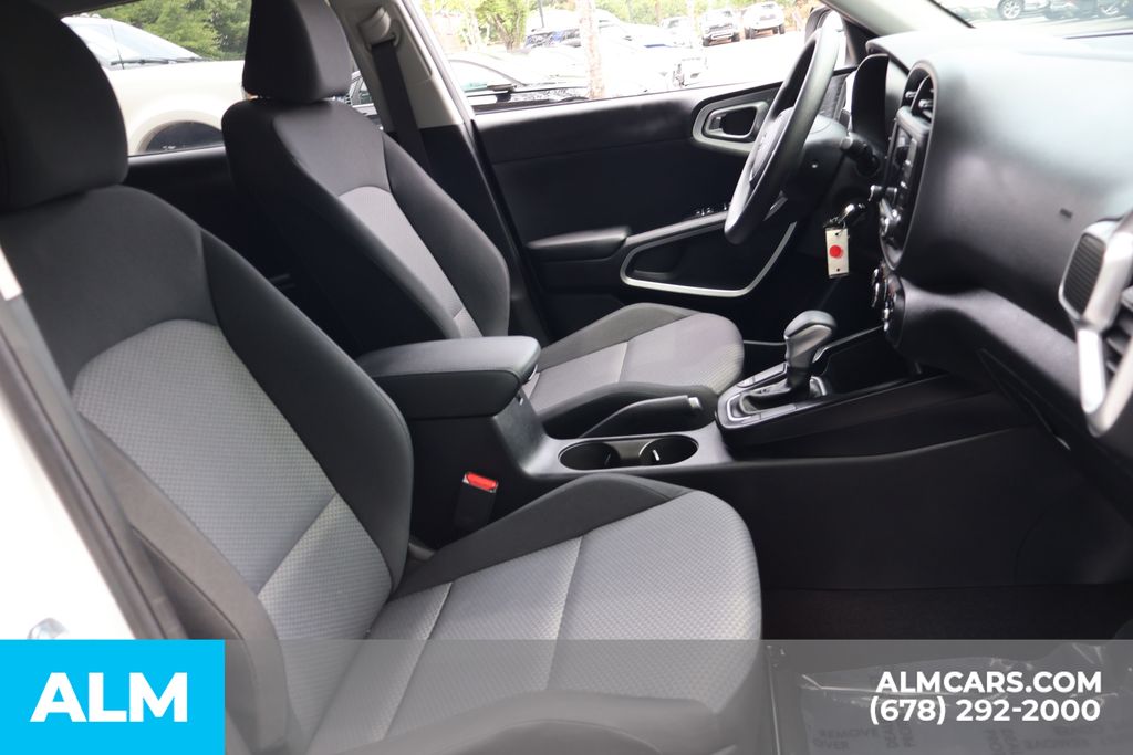 Used 2025 White Kia LX image 26