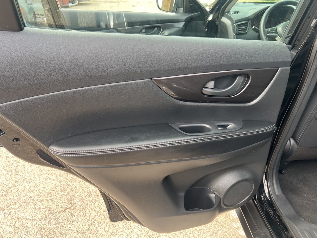 2019 Nissan Rogue S photo