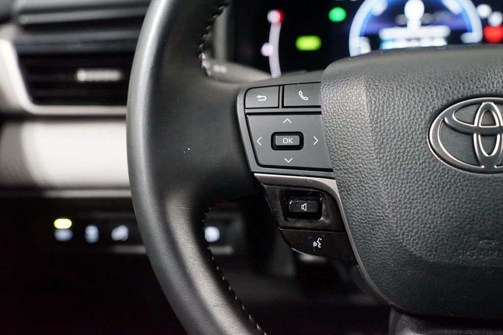 Thumbnail: 2025 Toyota Camry - 14