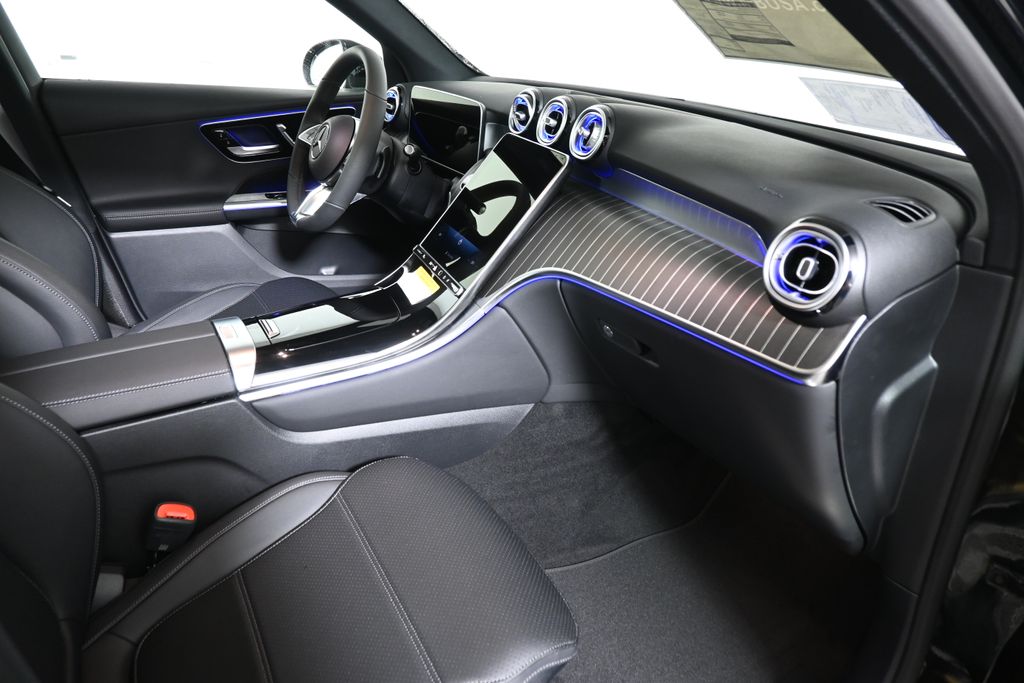 Thumbnail: 2026 Mercedes-Benz GLC - 20