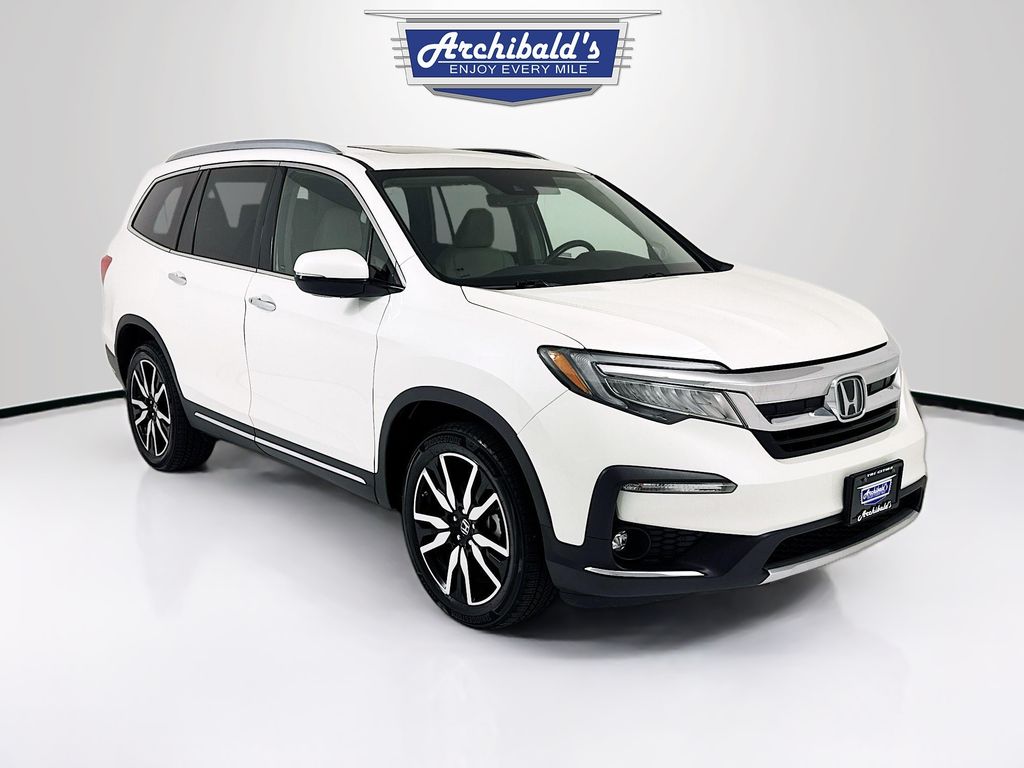 White Diamond Pearl 2019 Honda Pilot Touring AWD with Rear Captain's Chairs SUV / Crossover All-Wheel Drive 9-Speed Automatic