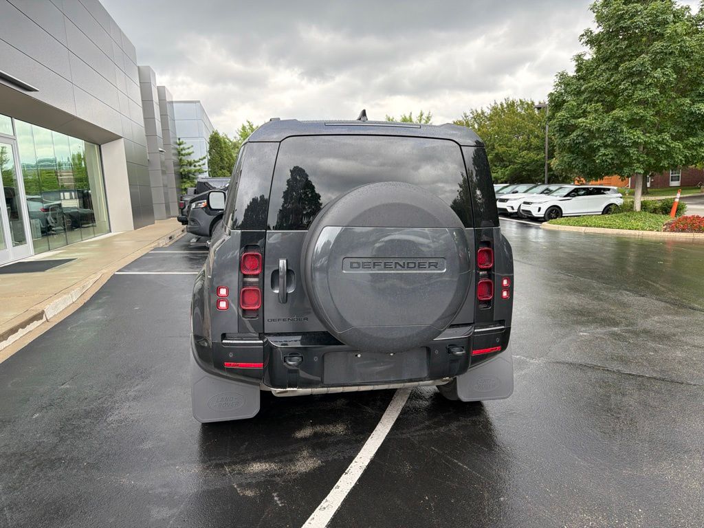 Certified Used 2025 Gray Land Rover X-Dynamic SE image 8
