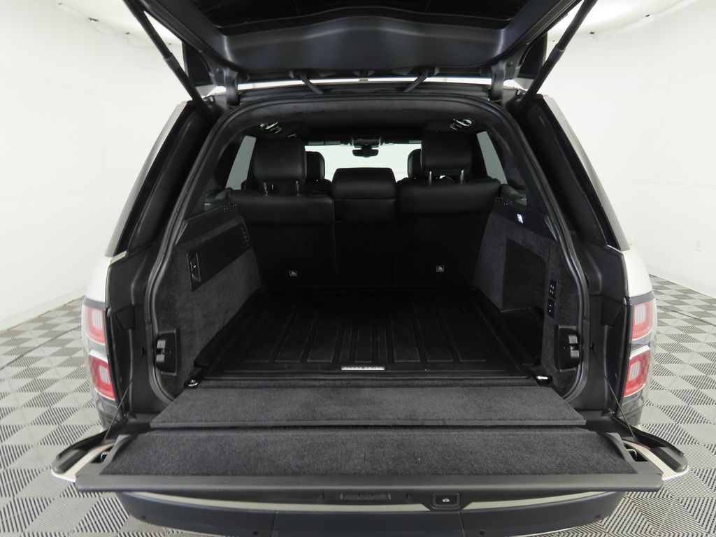 Thumbnail: 2021 Land Rover Range Rover - 29