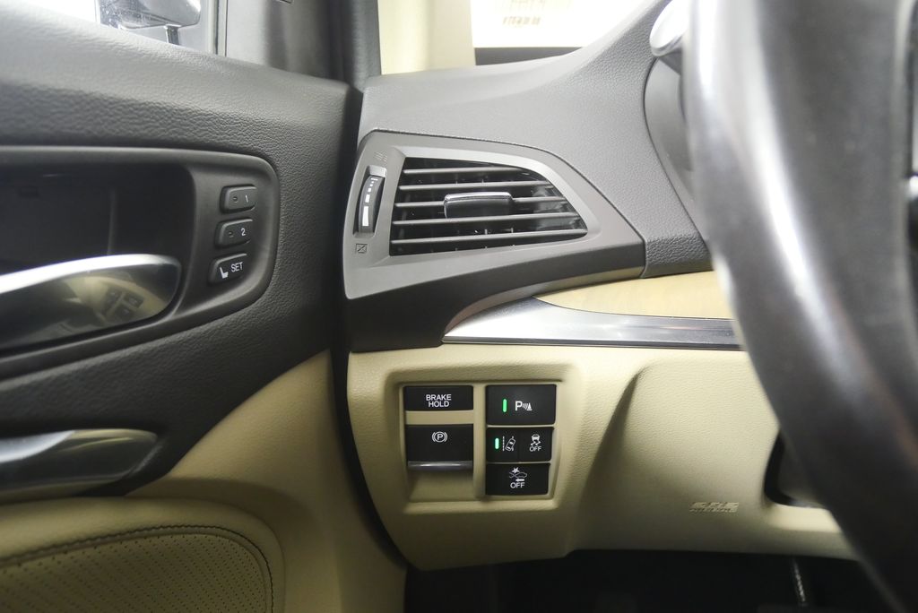 Thumbnail: 2019 Acura MDX - 20