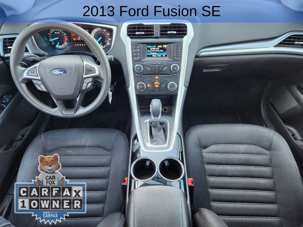 2013 Ford Fusion SE 25