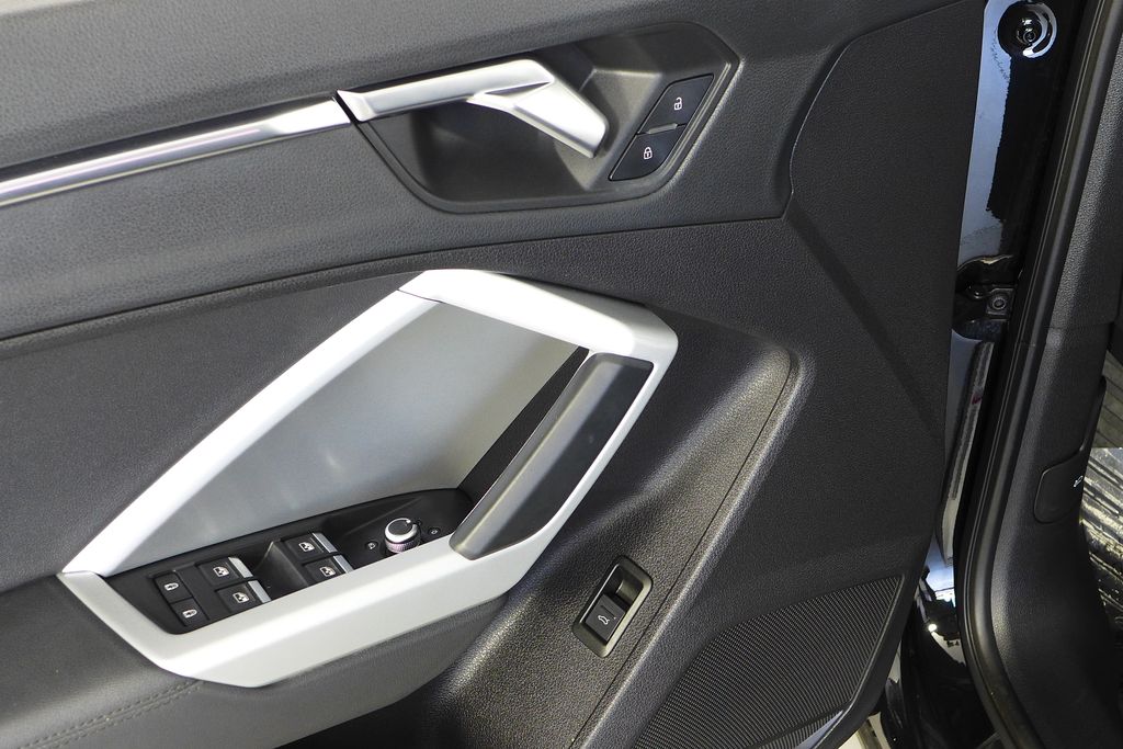 Thumbnail: 2021 Audi Q3 - 12