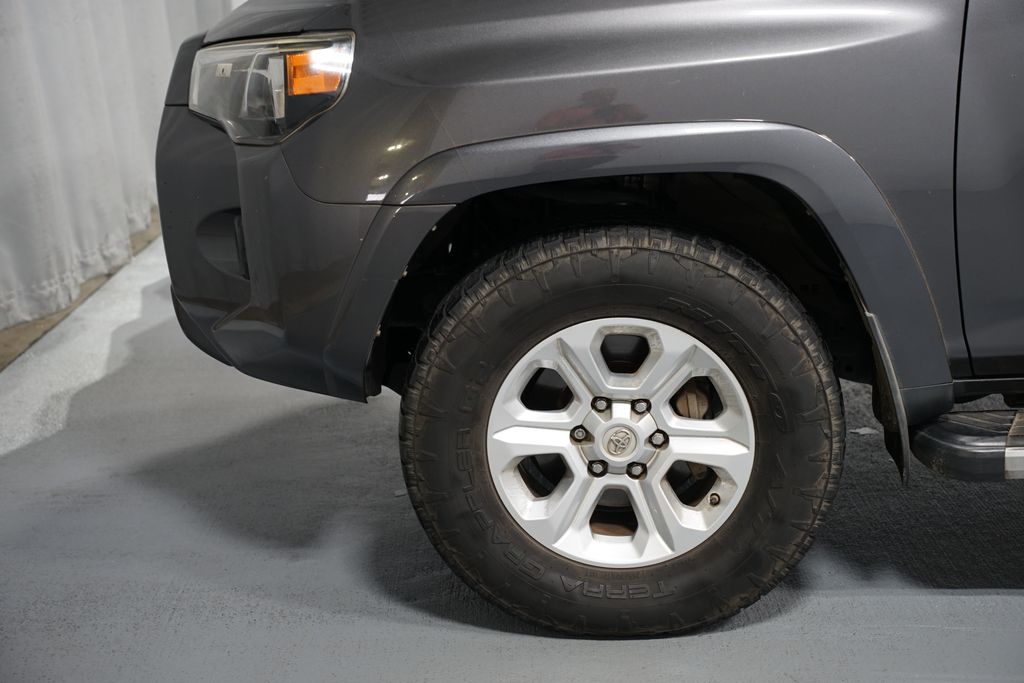 Thumbnail: 2016 Toyota 4Runner - 5