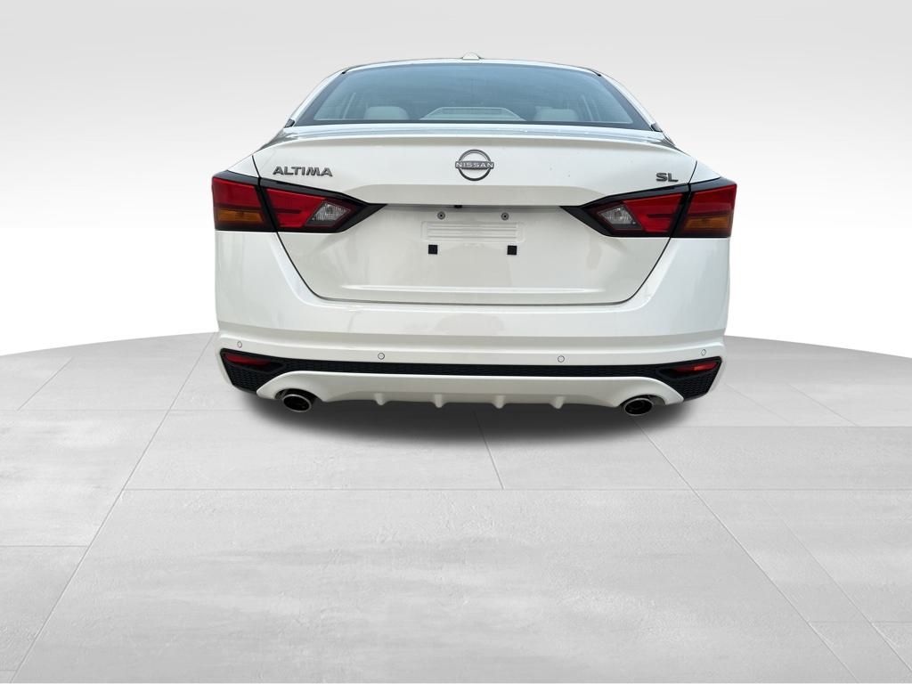 2025 Pearl White Tricoat Nissan Altima 2.5 SL FWD Sedan