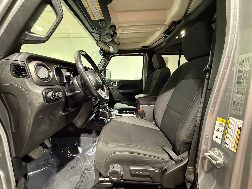 Thumbnail: 2020 Jeep Gladiator - 12