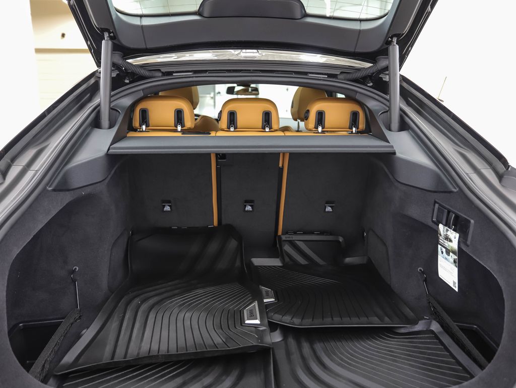 Thumbnail: 2023 BMW i4 - 24