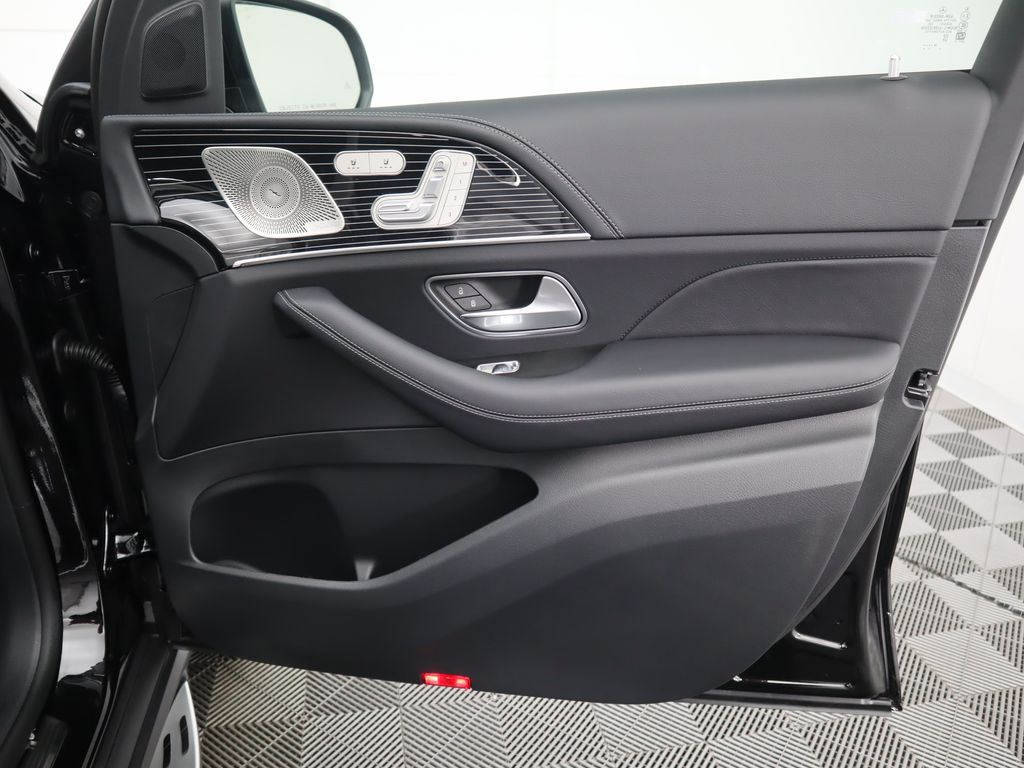 Thumbnail: 2026 Mercedes-Benz GLE - 27