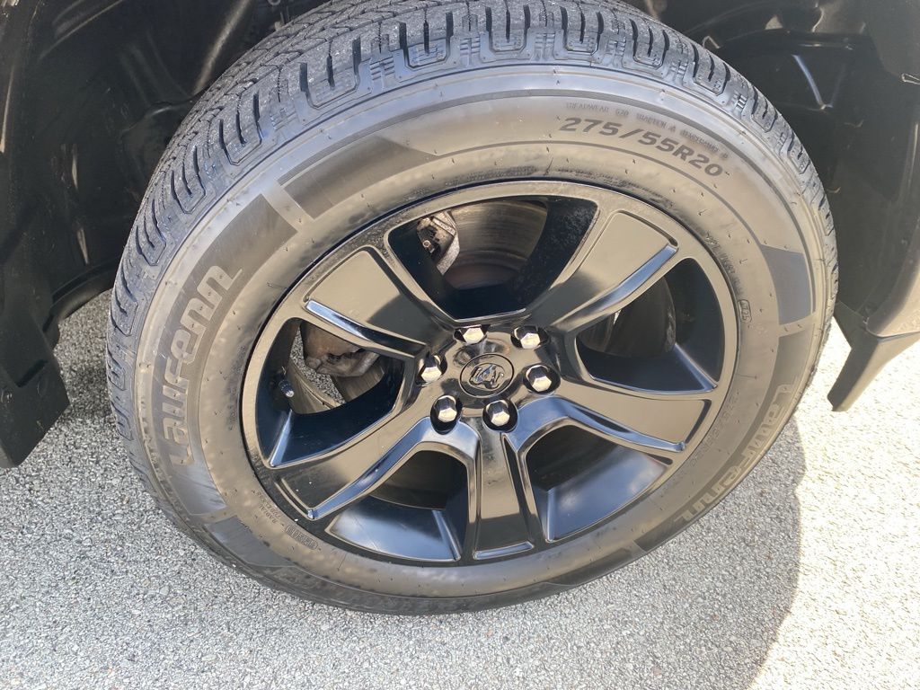 View vehicle photo 7