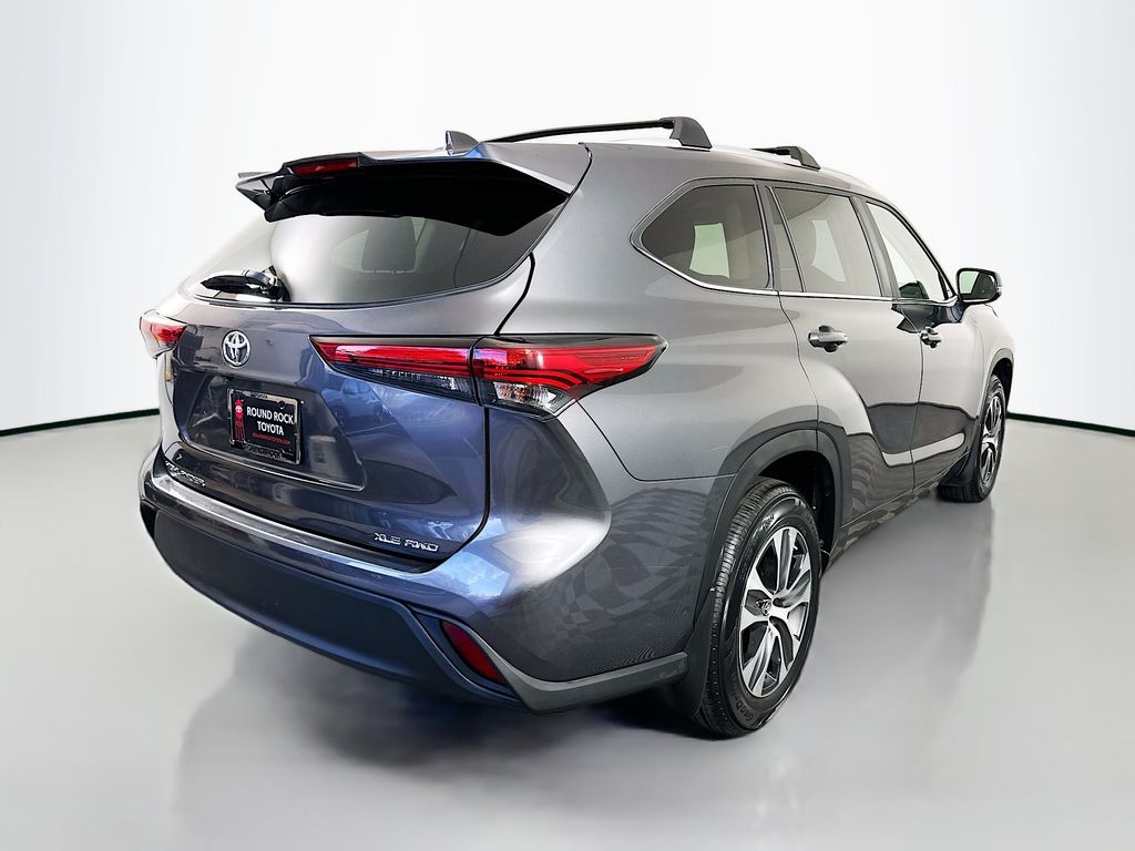 Thumbnail: 2023 Toyota Highlander - 5