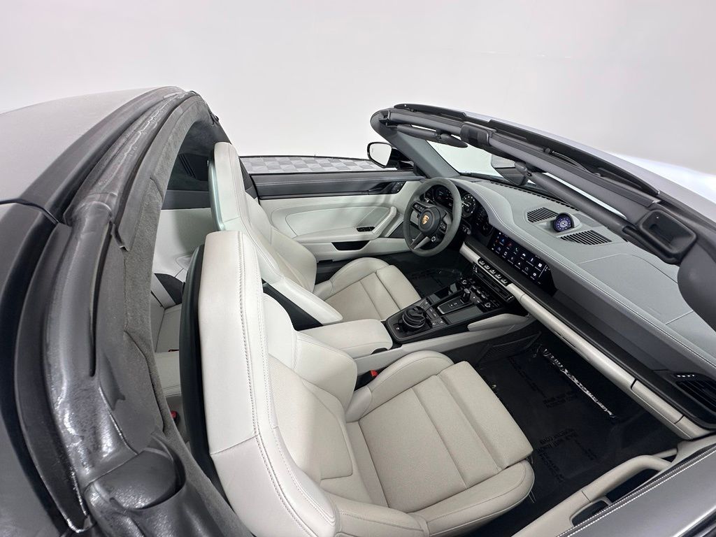 Thumbnail: 2024 Porsche 911 - 13