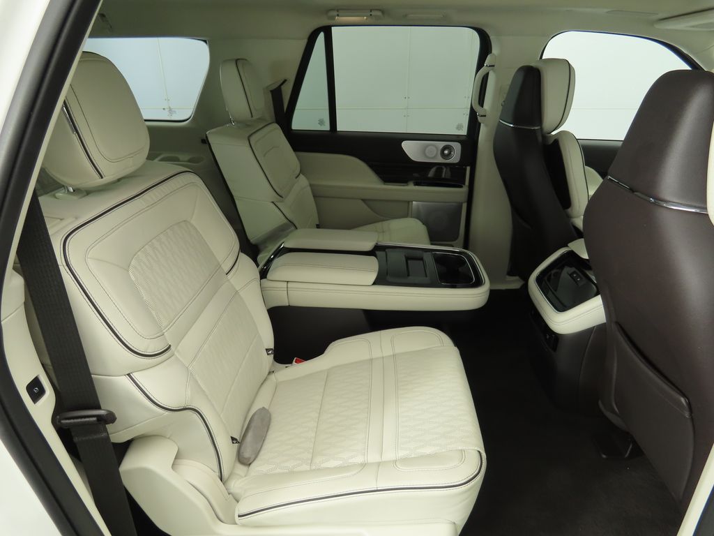 2024 Lincoln Navigator Black Label 23