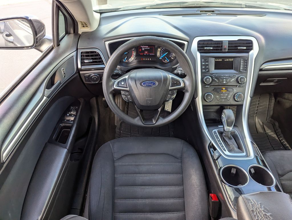 2013 Ford Fusion SE 28