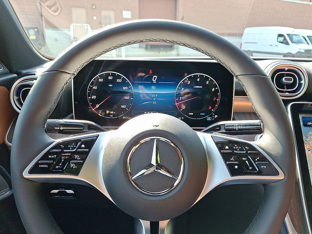 Thumbnail: 2025 Mercedes-Benz C-Class - 18