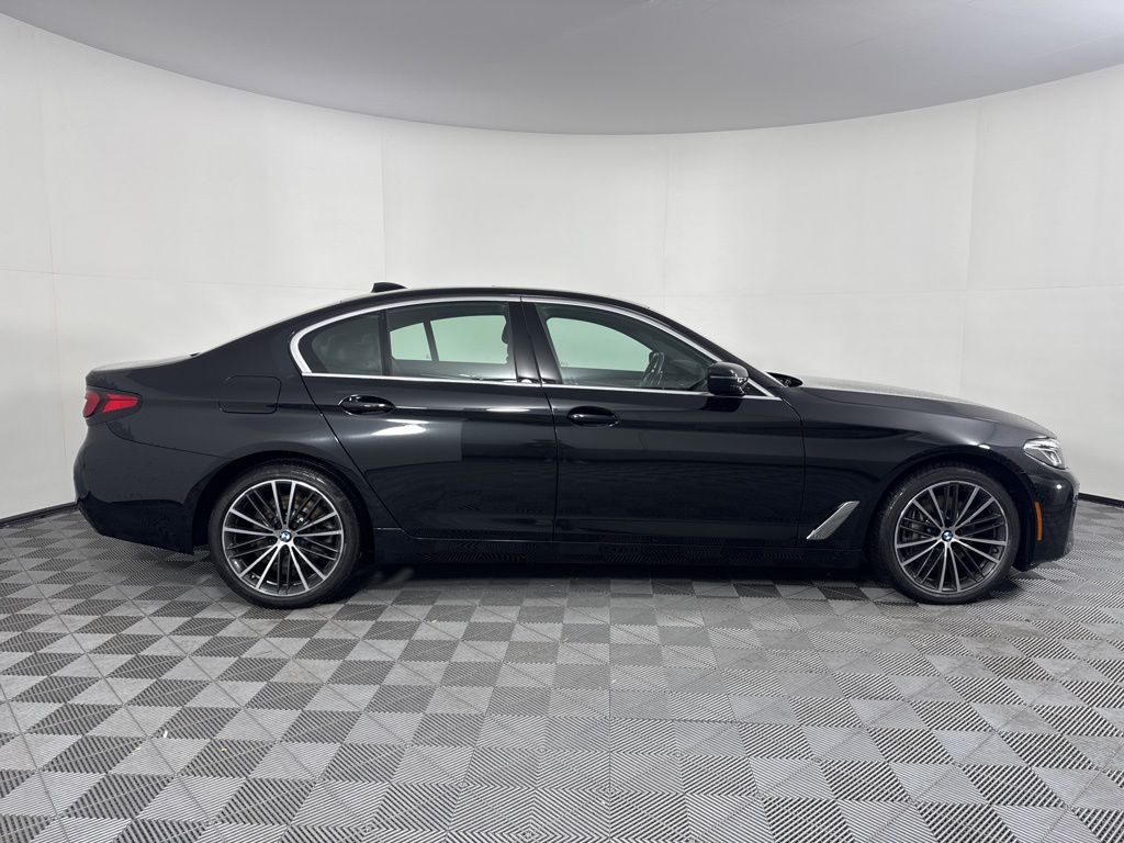 Thumbnail: 2023 BMW 5 Series - 4