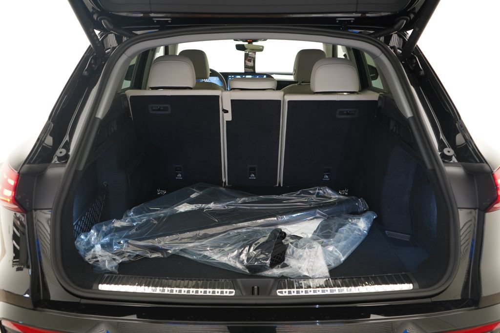 Thumbnail: 2026 Audi Q5 - 11