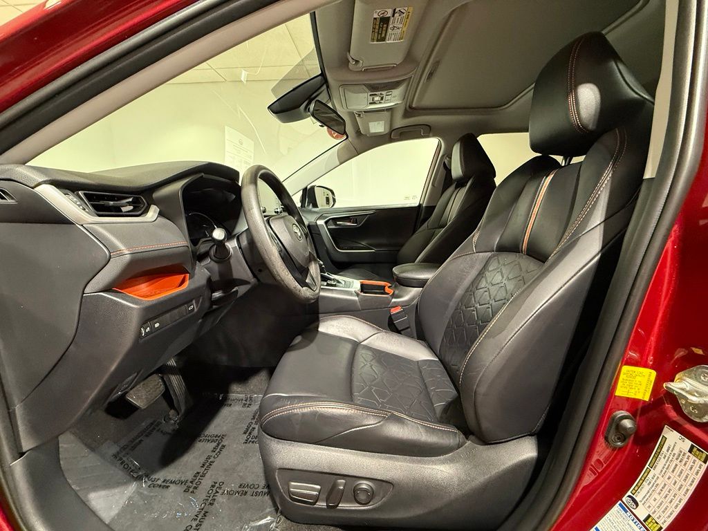 Thumbnail: 2019 Toyota RAV4 - 13