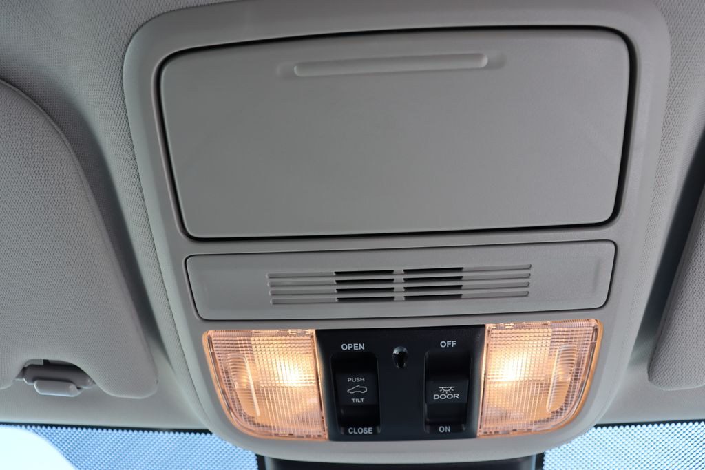 Thumbnail: 2026 Honda Odyssey - 29