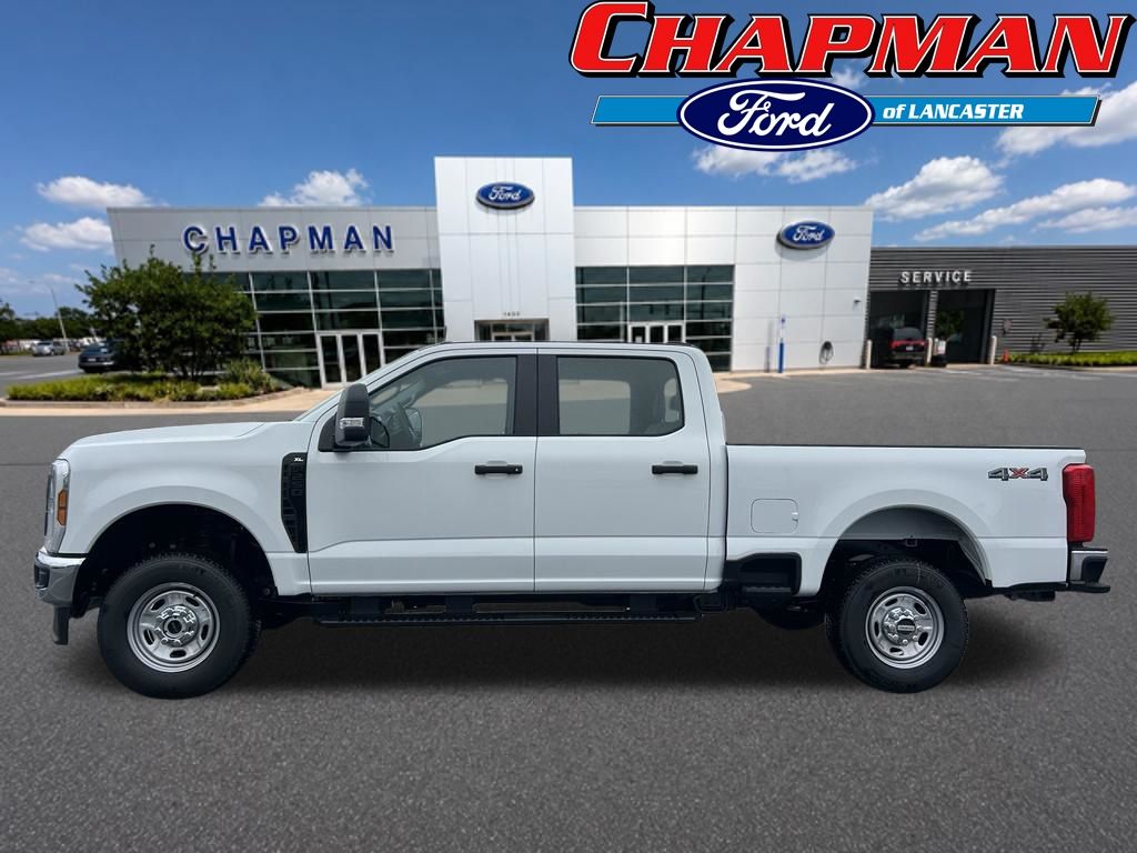 Oxford White 2027 Ford F-250 Super Duty Pickup Truck Four-Wheel Drive Automatic