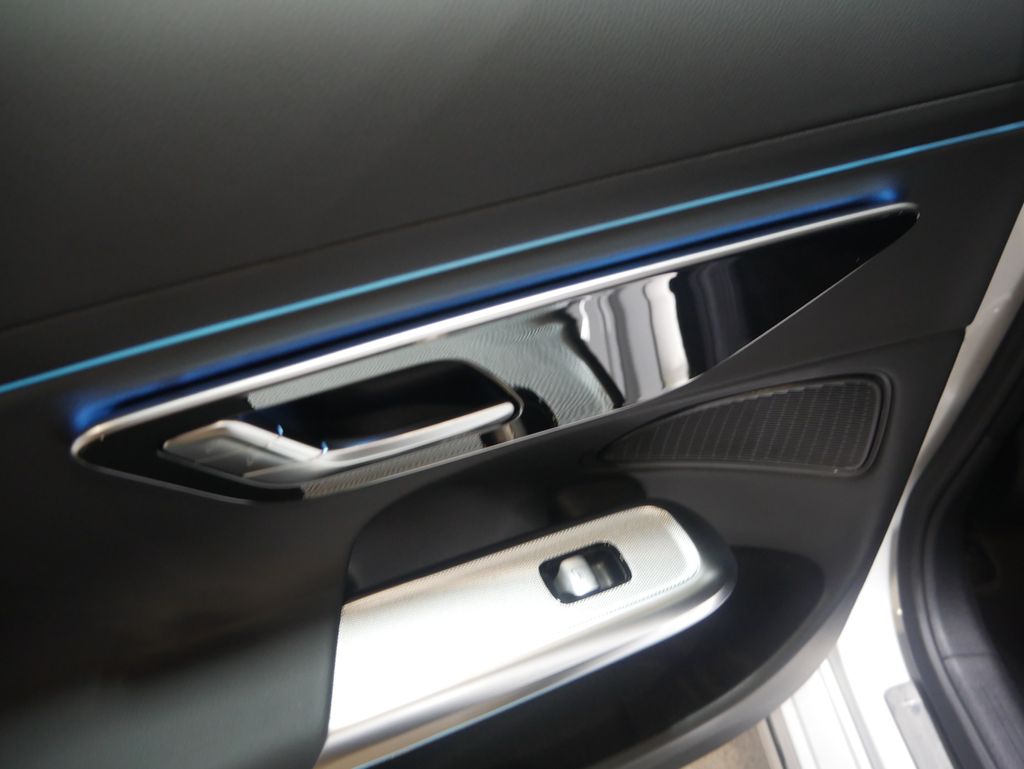 Thumbnail: 2026 Mercedes-Benz E-Class - 21