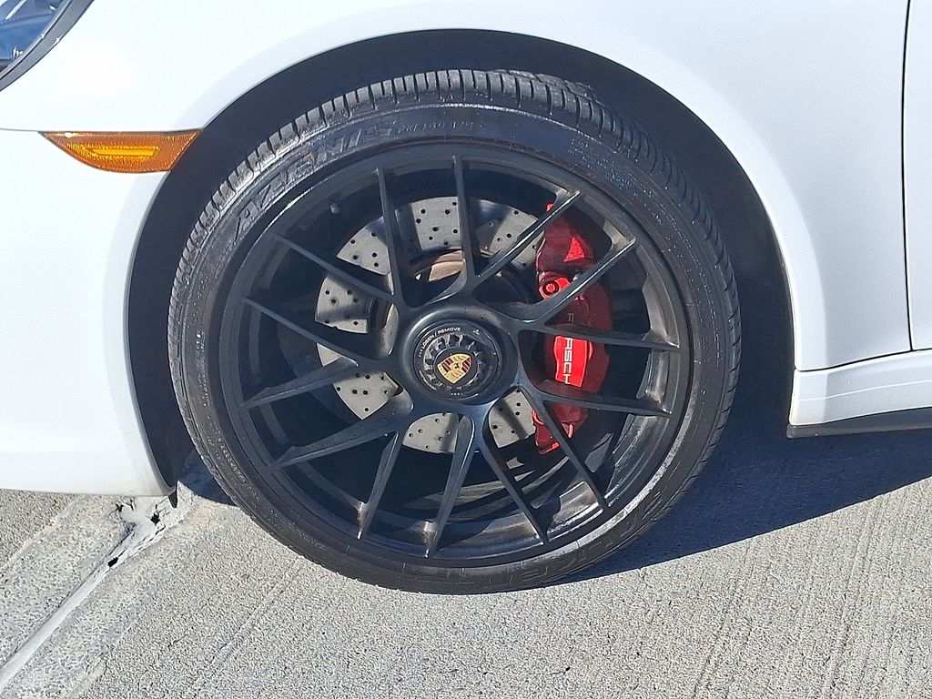 Thumbnail: 2018 Porsche 911 - 10