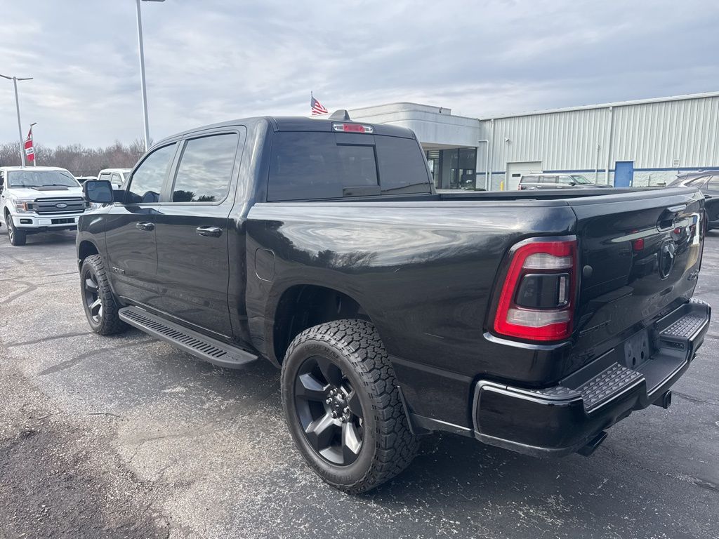 View vehicle photo 7