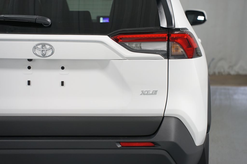 Thumbnail: 2025 Toyota RAV4 - 10