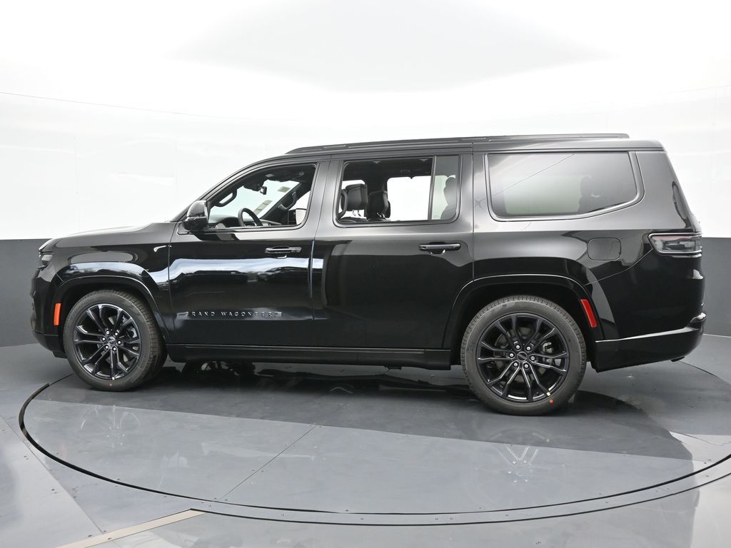 Used 2024 Diamond Black Crystal Pearlcoat Jeep Series II image 3