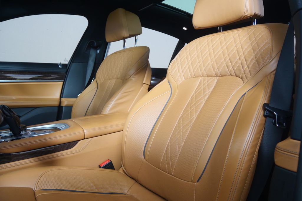 Thumbnail: 2022 BMW 7 Series - 10