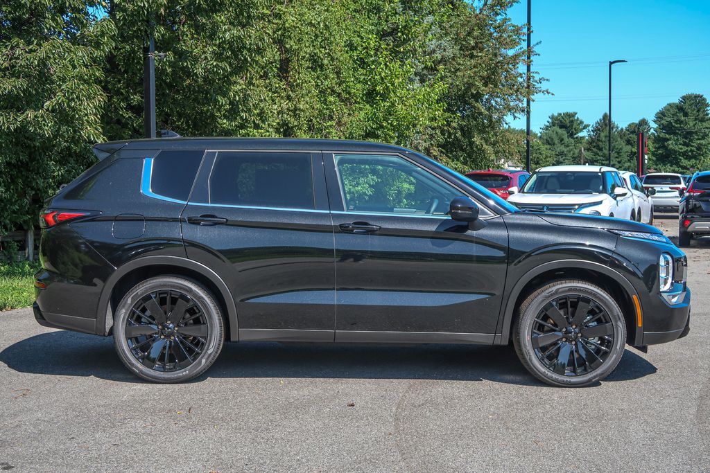 2026 Mitsubishi Outlander LE 2.5 S-AWC
