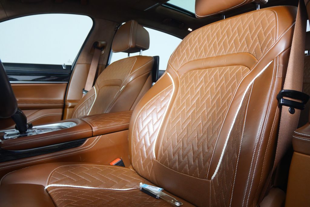 Thumbnail: 2021 BMW 7 Series - 11