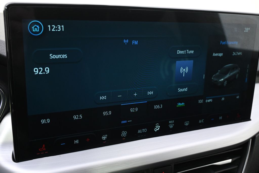 Used 2025  Ford Platinum image 29