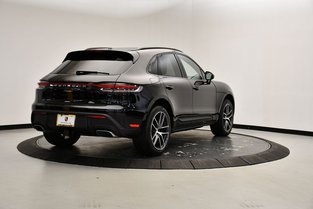 Thumbnail: 2025 Porsche Macan - 5