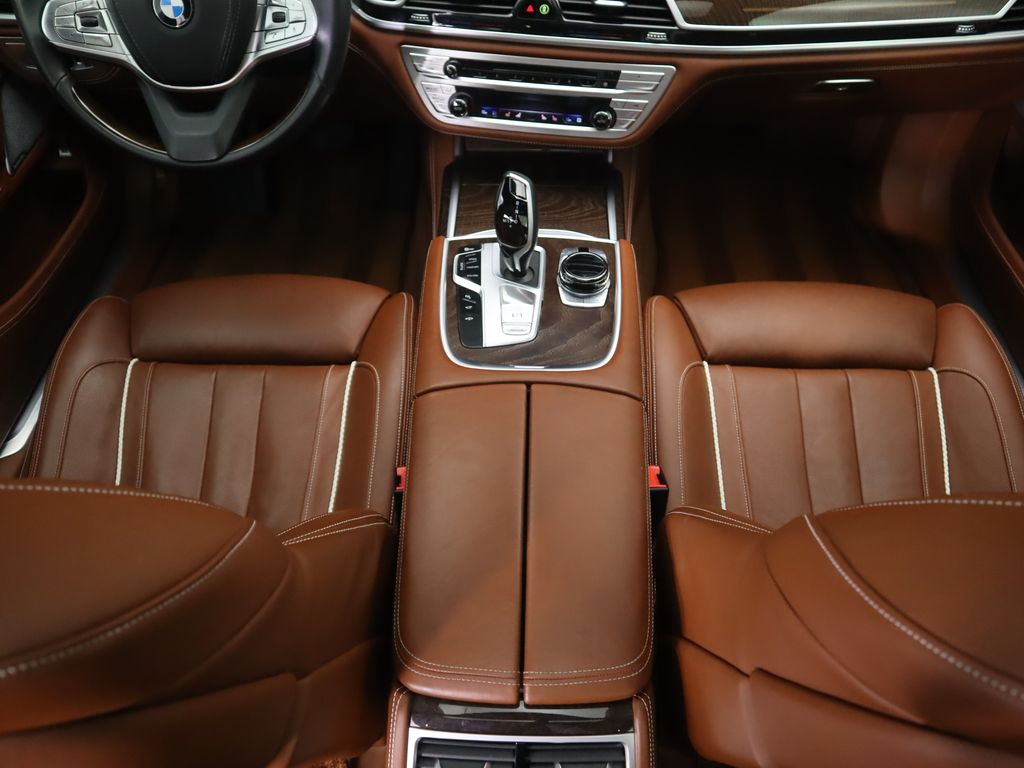 Thumbnail: 2019 BMW 7 Series - 17