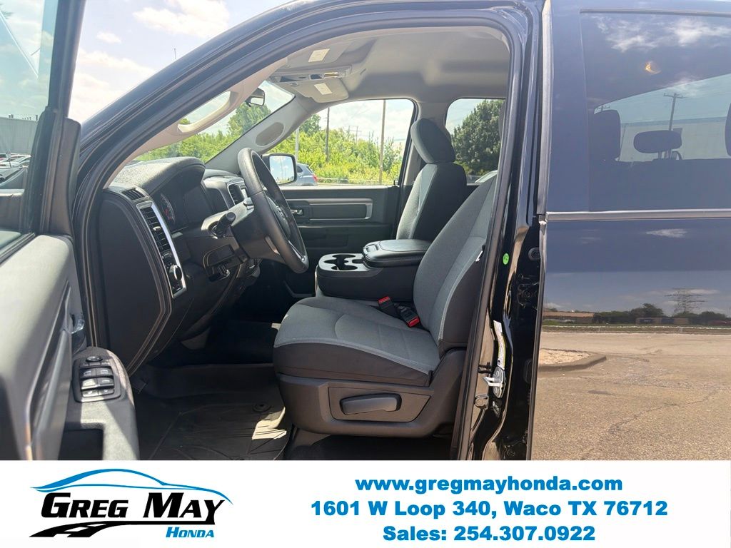 2024 Ram 1500 Classic SLT - 10