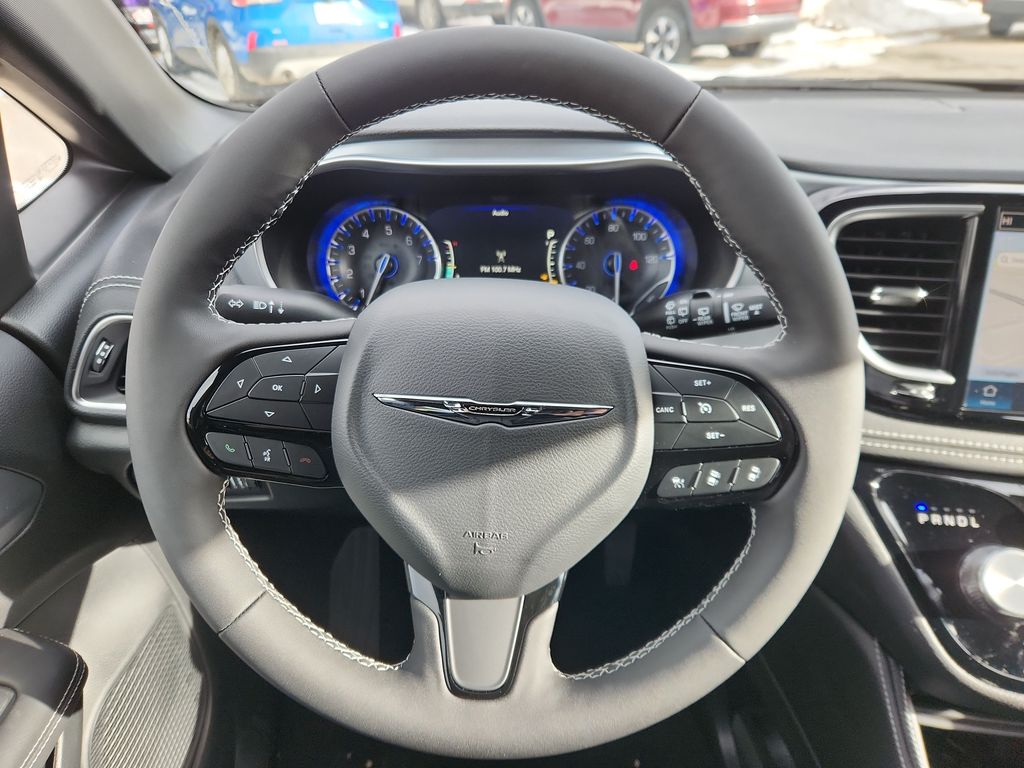 2026 Chrysler Pacifica Limited - Photo 14