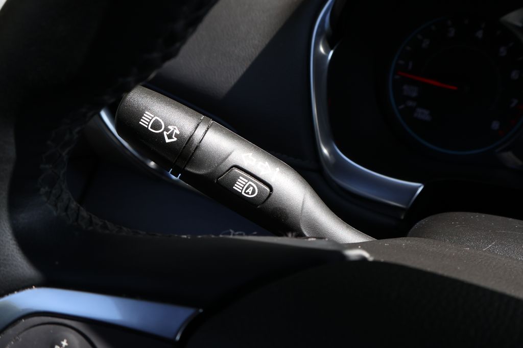 Thumbnail: 2023 Chevrolet Traverse - 26