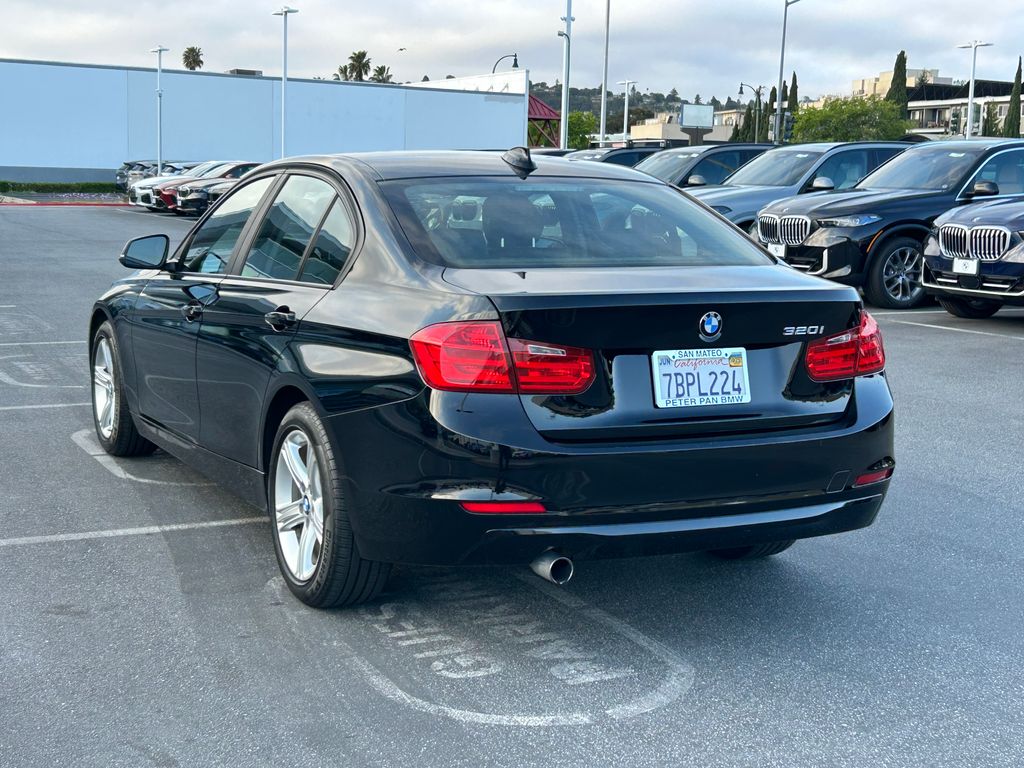 2013 BMW 3 Series 320i 3