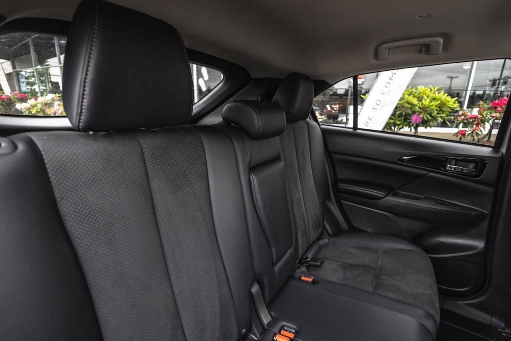 2025 Mitsubishi Eclipse Cross SE thumbnail 33