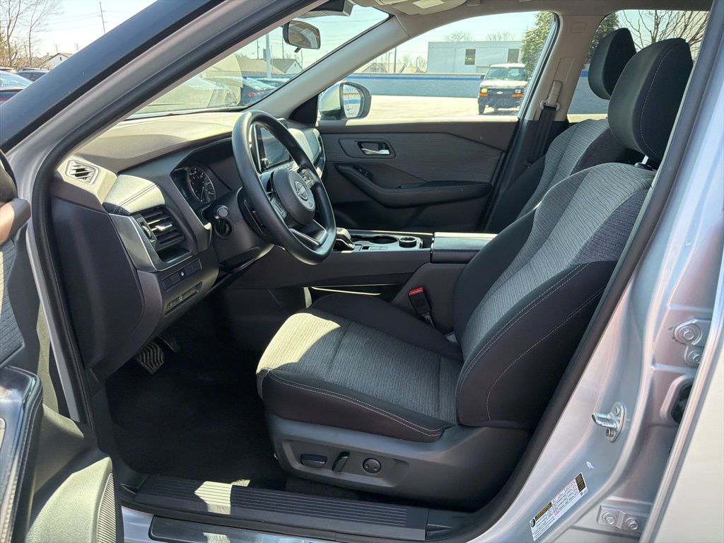 Thumbnail: 2023 Nissan Rogue - 16